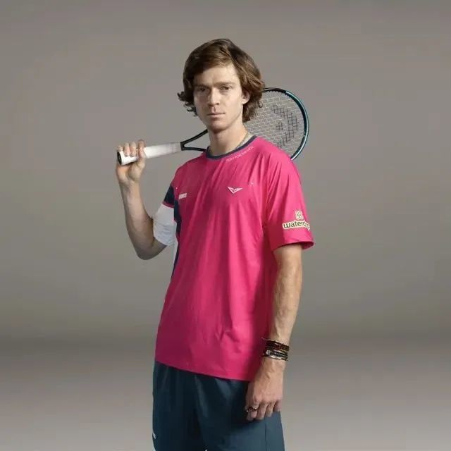 并以照片和 并以照片和