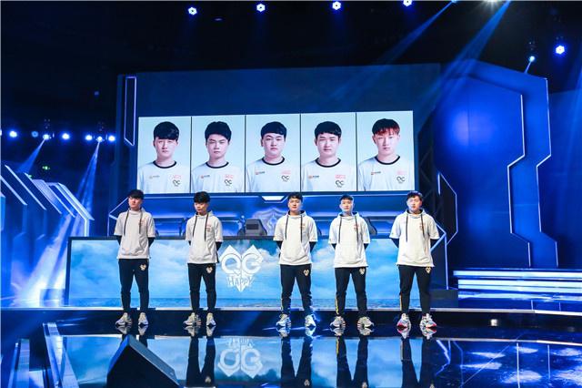 光辉的标杆 光辉的标杆